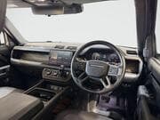 Land Rover Defender 110 - View 4